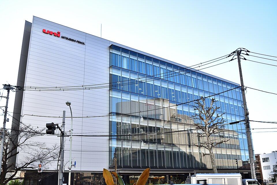 三菱鉛筆の写真(Mitsubishi Pencil HQ Building March-2019)